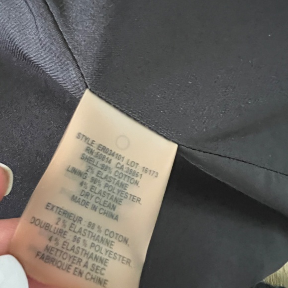 Elie Tahari Velvet Blazer | Size 2 - Picture 6 of 6